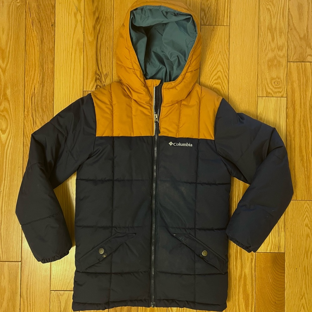 COLUMBIA BOYS POWER LITE HOODED WINTER JACKET; NAVY AND GOLD; SIZE MEDIUM